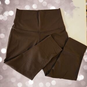 Public Myth‎ Crops - Size Small